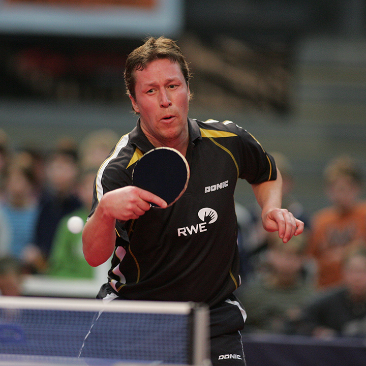 Tischtennis-Champion Jan Ove Waldner beim Spiel